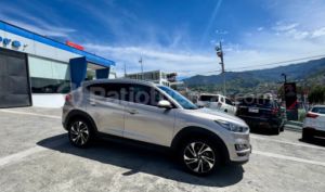 foto de Autos marca Hyundai seminuevo modelo Tucson año 2020 en Loja