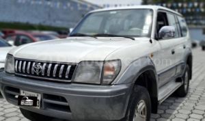 foto de Autos marca Toyota seminuevo modelo Land Cruiser Prado año 2000 en Quito