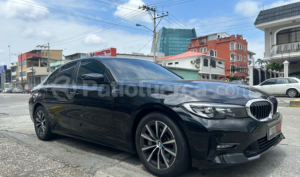 foto de BMW 330i 2020