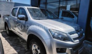 foto de Autos marca Chevrolet seminuevo modelo D-MAX CRDI FULL AC 3.0 CD 4X4 TM año 2014 en Quito
