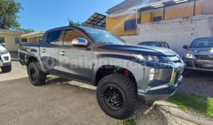 foto de Autos marca Mitsubishi seminuevo modelo L200 GLX año 2021 en Cuenca