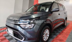 foto de Autos marca Kia seminuevo modelo Carens año 2023 en Quito