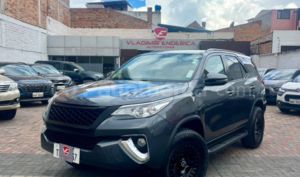 foto de Autos marca Toyota seminuevo modelo New Fortuner año 2019
