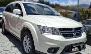 foto de Autos marca Dodge seminuevo modelo Journey año 2013 en Quito
