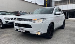 foto de Autos marca Mitsubishi seminuevo modelo Outlander año 2014 en Cuenca