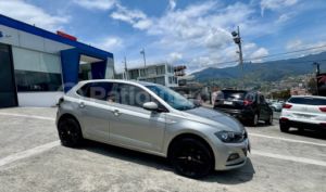 foto de Volkswagen POLO CONFORTLINE 2021