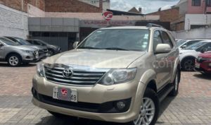 foto de Autos marca Toyota seminuevo modelo Fortuner 4.0 año 2015