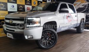 foto de Autos marca Chevrolet seminuevo modelo Silverado Hibrido 4x4 año 2010 en Quito