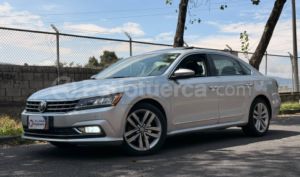 foto de Autos marca Volkswagen seminuevo modelo Passat año 2016 en Quito