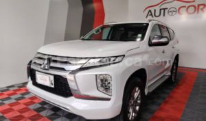 foto de Mitsubishi Montero Sport 2024