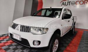 foto de Mitsubishi L200 2010