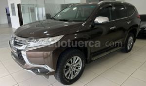 foto de Mitsubishi Montero Sport 2017
