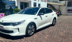 foto de Autos marca Kia seminuevo modelo Optima Hybrid año 2019 en Quito