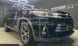 foto de Autos marca Toyota seminuevo modelo Highlander LE año 2017