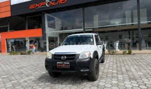 foto de Autos marca Mazda seminuevo modelo BT-50 STD FL año 2015