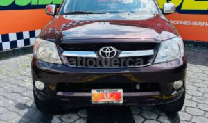 foto de Autos marca Toyota seminuevo modelo Hilux CD 4x2 año 2007 en Quito
