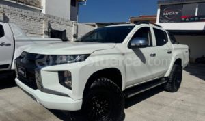 foto de Autos marca Mitsubishi seminuevo modelo L200 Triton año 2022