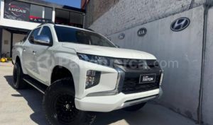 foto de Autos marca Mitsubishi seminuevo modelo L200 Triton año 2022