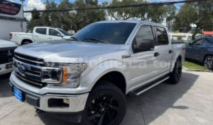 foto de Autos marca Ford seminuevo modelo F150 XLT 4X4 año 2018 en Cuenca
