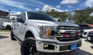 foto de Autos marca Ford seminuevo modelo F150 XLT 4X4 año 2018 en Cuenca