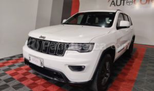 foto de Autos marca Jeep seminuevo modelo Grand Cherokee año 2017 en Quito