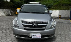 foto de Autos marca Hyundai seminuevo modelo H1 12 pasajeros año 2014 en Quito