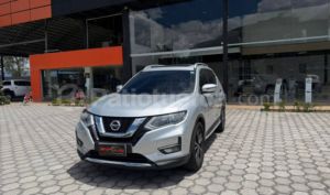 foto de Autos marca Nissan seminuevo modelo xtrail  Advance año 2022