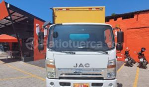 foto de Pesados marca JAC seminuevo modelo HFC 1063 año 2021 en Portoviejo