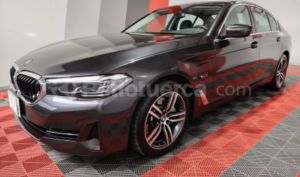 foto de Autos marca BMW seminuevo modelo 530e año 2023 en Quito