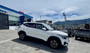 foto de Autos marca Kia seminuevo modelo Seltos LX año 2022