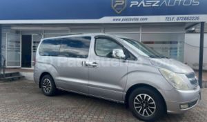 foto de Autos marca Hyundai seminuevo modelo H1 12 pasajeros año 2011 en Cuenca