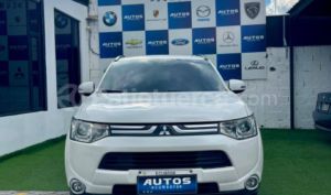 foto de Autos marca Mitsubishi seminuevo modelo Outlander año 2014 en Quito