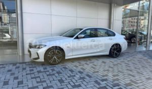 foto de Autos marca BMW seminuevo modelo 330e Luxury año 2024 en Quito