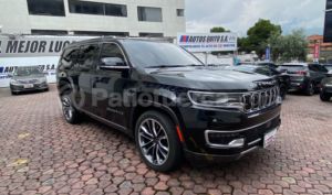 foto de Autos marca Jeep seminuevo modelo Wagoneer año 2022 en Quito