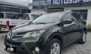 foto de Autos marca Toyota seminuevo modelo NEW RAV 4 año 2013 en Quito