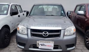 foto de Autos marca Mazda seminuevo modelo BT-50 STD FL año 2014 en Quito