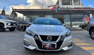 foto de Nissan Versa Sense 2022