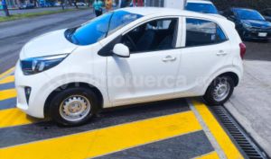 foto de Kia PICANTO LX 2023
