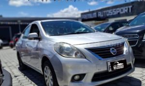 foto de Nissan Versa 2012