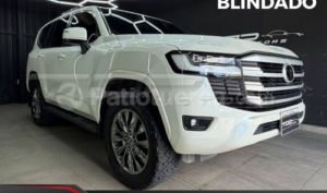foto de Toyota Land Cruiser 300 2023