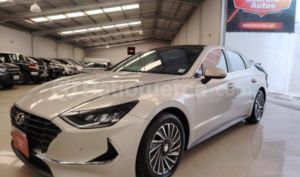 foto de Autos marca Hyundai seminuevo modelo Sonata Hybrid año 2023