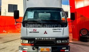 foto de Pesados marca Mitsubishi seminuevo modelo Canter año 2005
