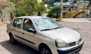foto de Autos marca Renault seminuevo modelo Symbol año 2005 en Quito