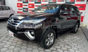 foto de Toyota Fortuner 4.0 2018