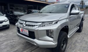 foto de Autos marca Mitsubishi seminuevo modelo L200 HIRIDER año 2020 en Cuenca