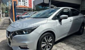 foto de Autos marca Nissan seminuevo modelo VERSA ADVANCE año 2021 en Quito