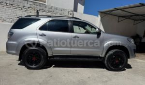 foto de Autos marca Toyota seminuevo modelo New Fortuner año 2015 en Cuenca