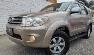 foto de Autos marca Toyota seminuevo modelo Fortuner año 2010