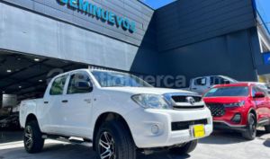 foto de Autos marca Toyota seminuevo modelo Hilux CD 4X4 año 2011 en Quito
