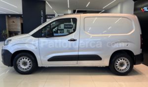 foto de Autos marca Citroen seminuevo modelo Berlingo año 2021 en Quito